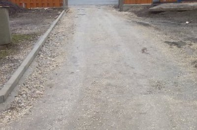 Spevnené plochy zo zámkovej dlažby 01