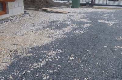 Spevnené plochy zo zámkovej dlažby 01