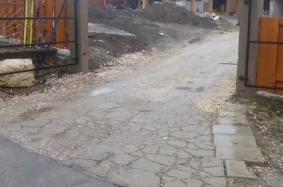 Spevnené plochy zo zámkovej dlažby 01