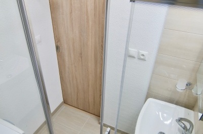 Malá bezbariérová kúpeľňa 01
