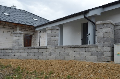 Plot, terasa, palisády, zámková dlažba 15